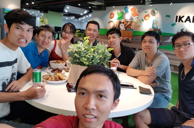 Rises teammates sharing a meal together